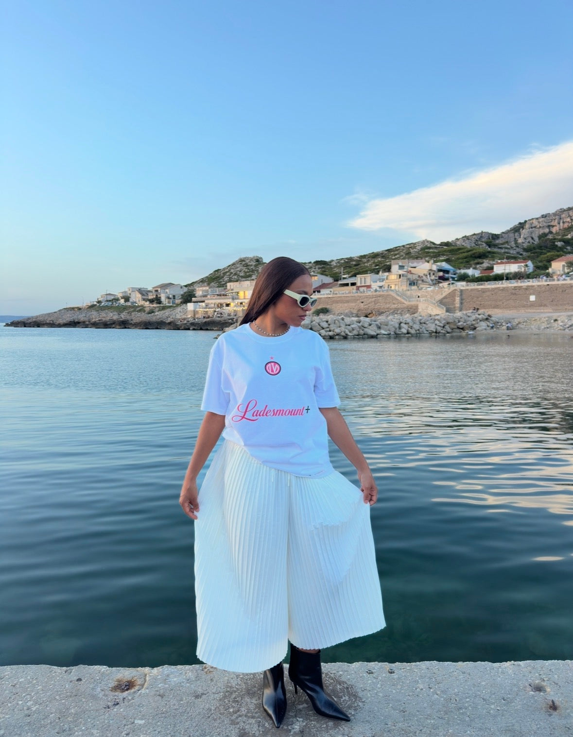 LADESMOUNT’ TEE